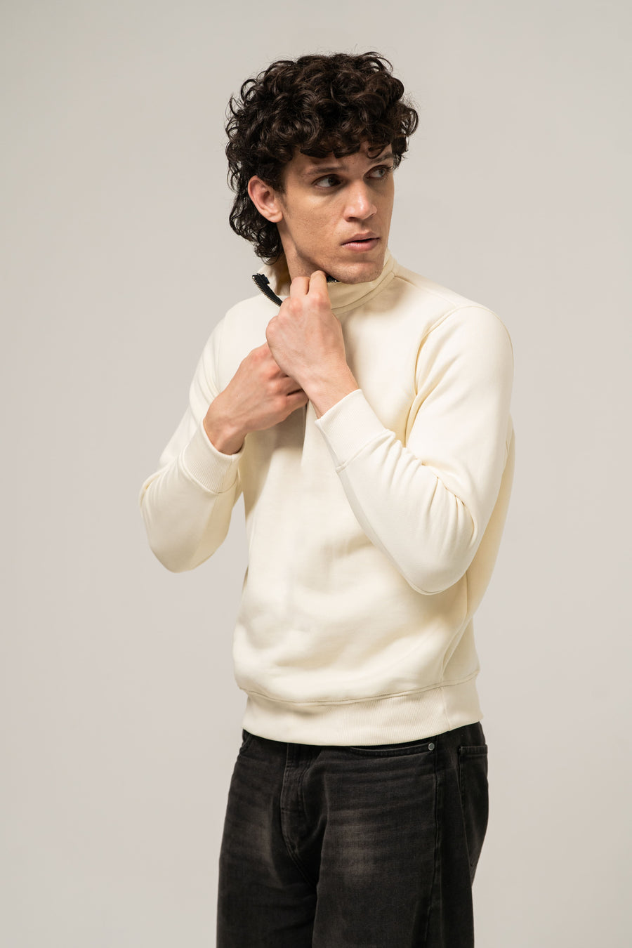 QUARTER ZIP PULLOVER