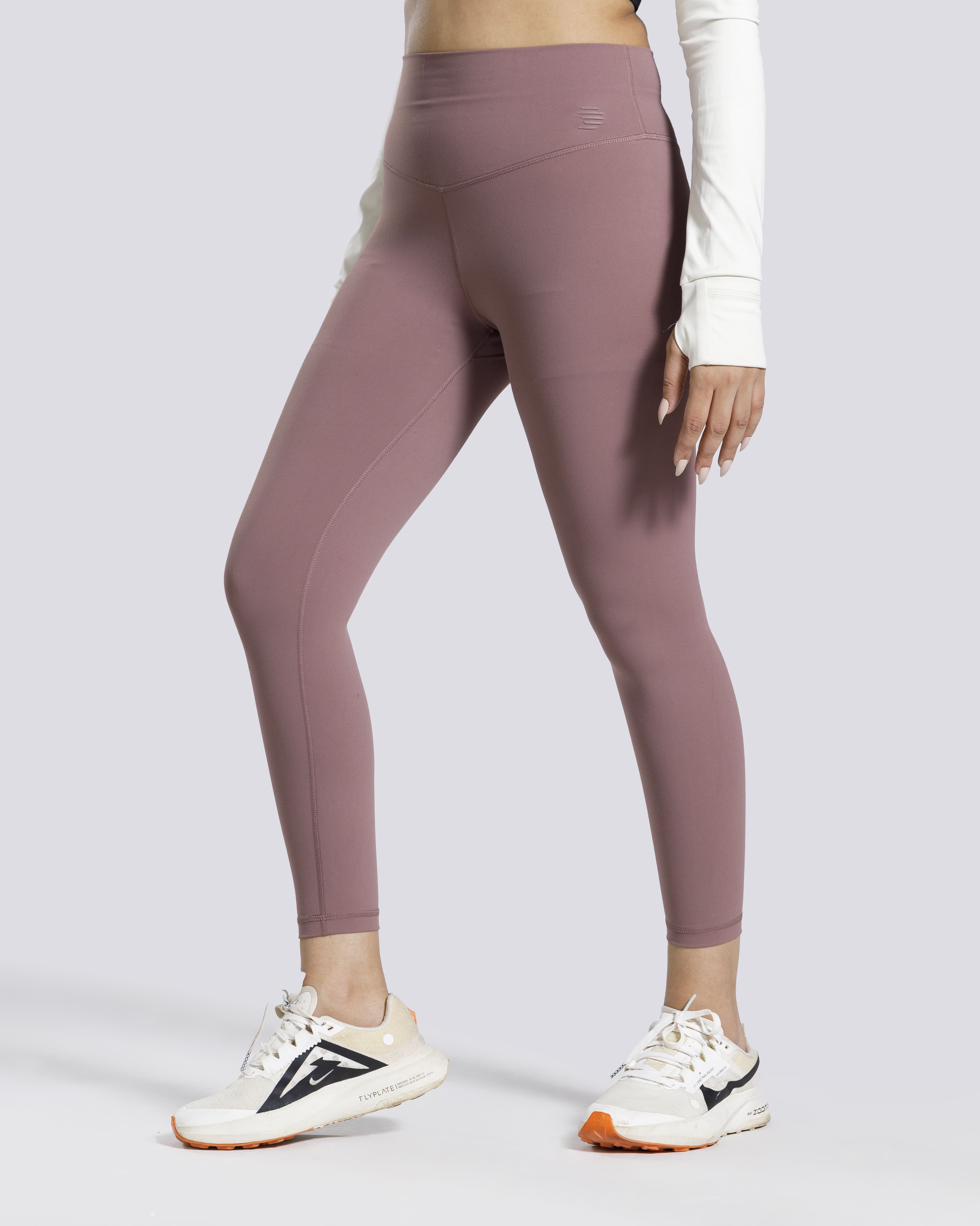 ESSENTIAL YOGA PANTS