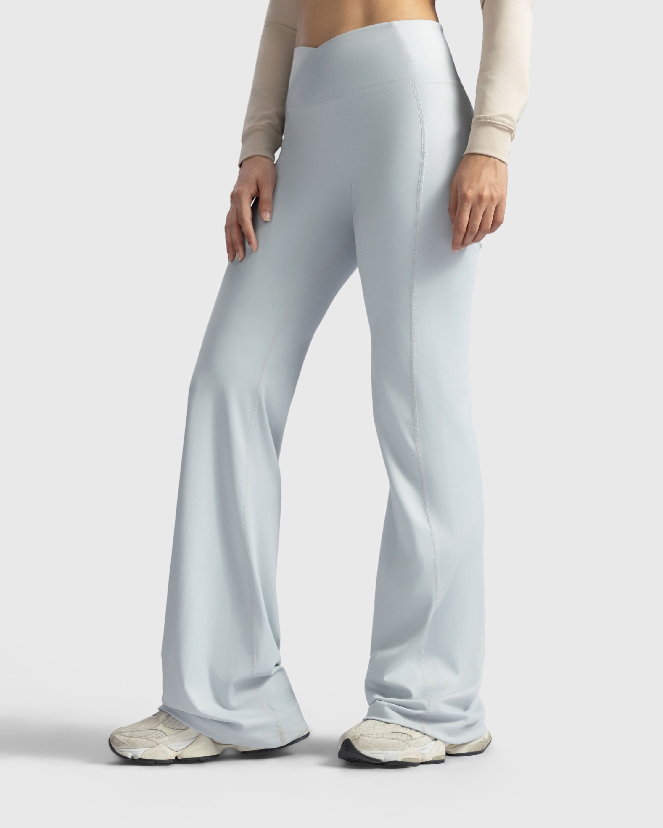Essential Soft Crosswaist Leggings