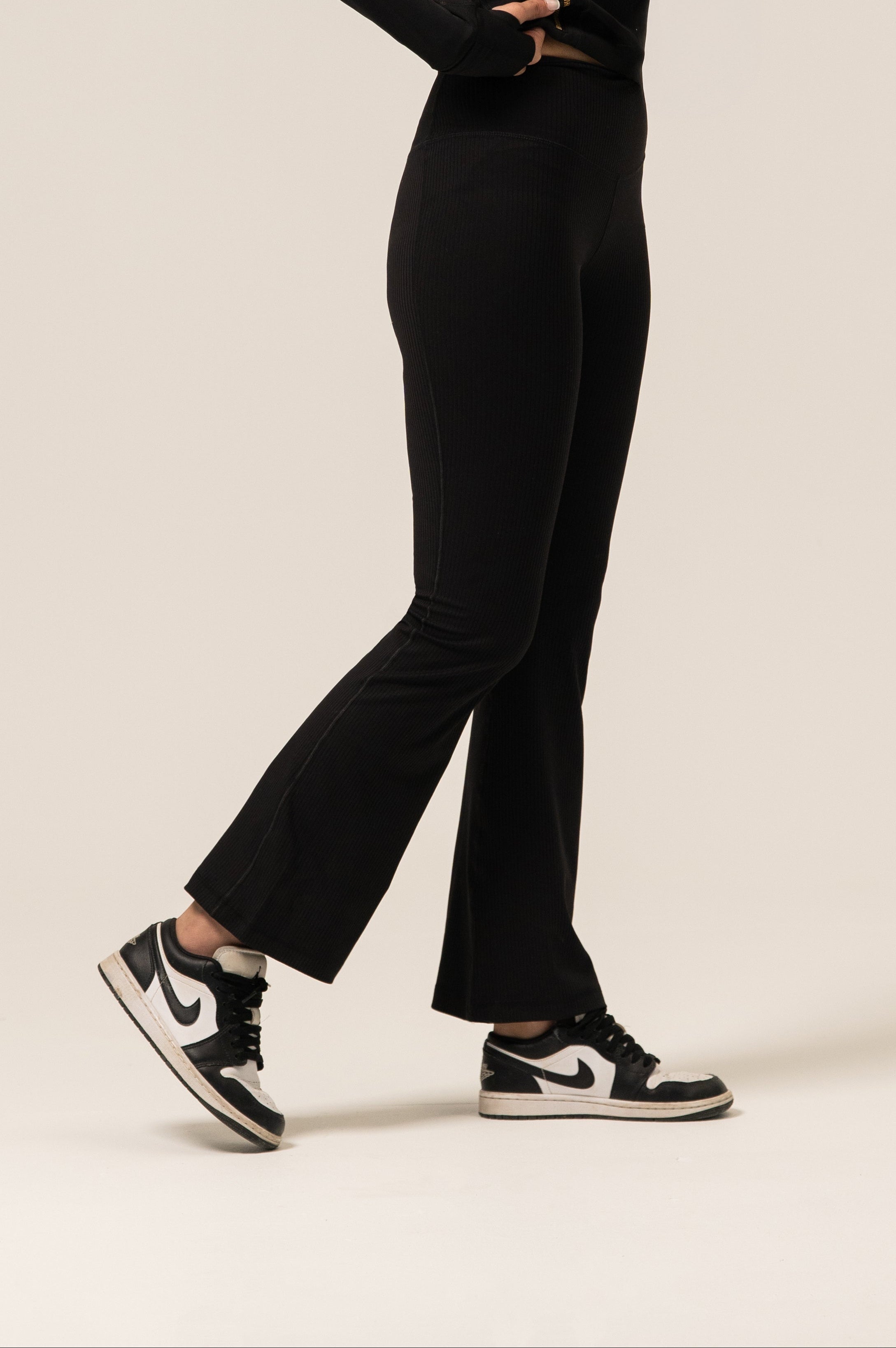 Women Ribbed Flared leggings
