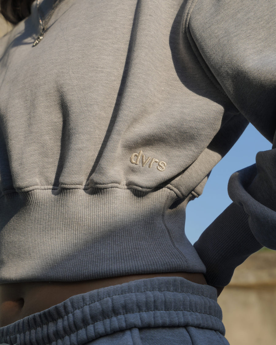 CLINCHED CROPPED SWEATSHIRT
