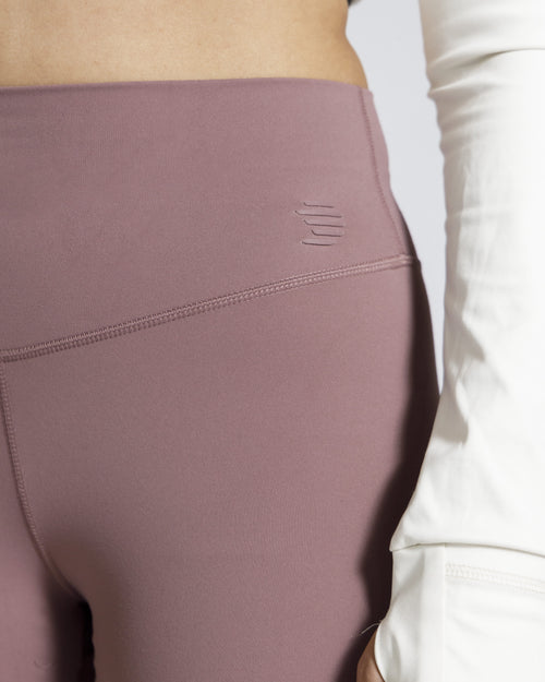 ESSENTIAL YOGA PANTS