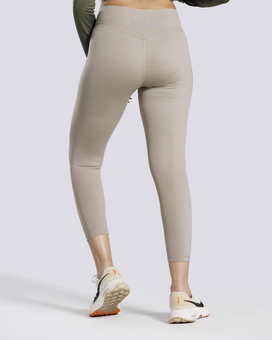 ESSENTIAL YOGA PANTS