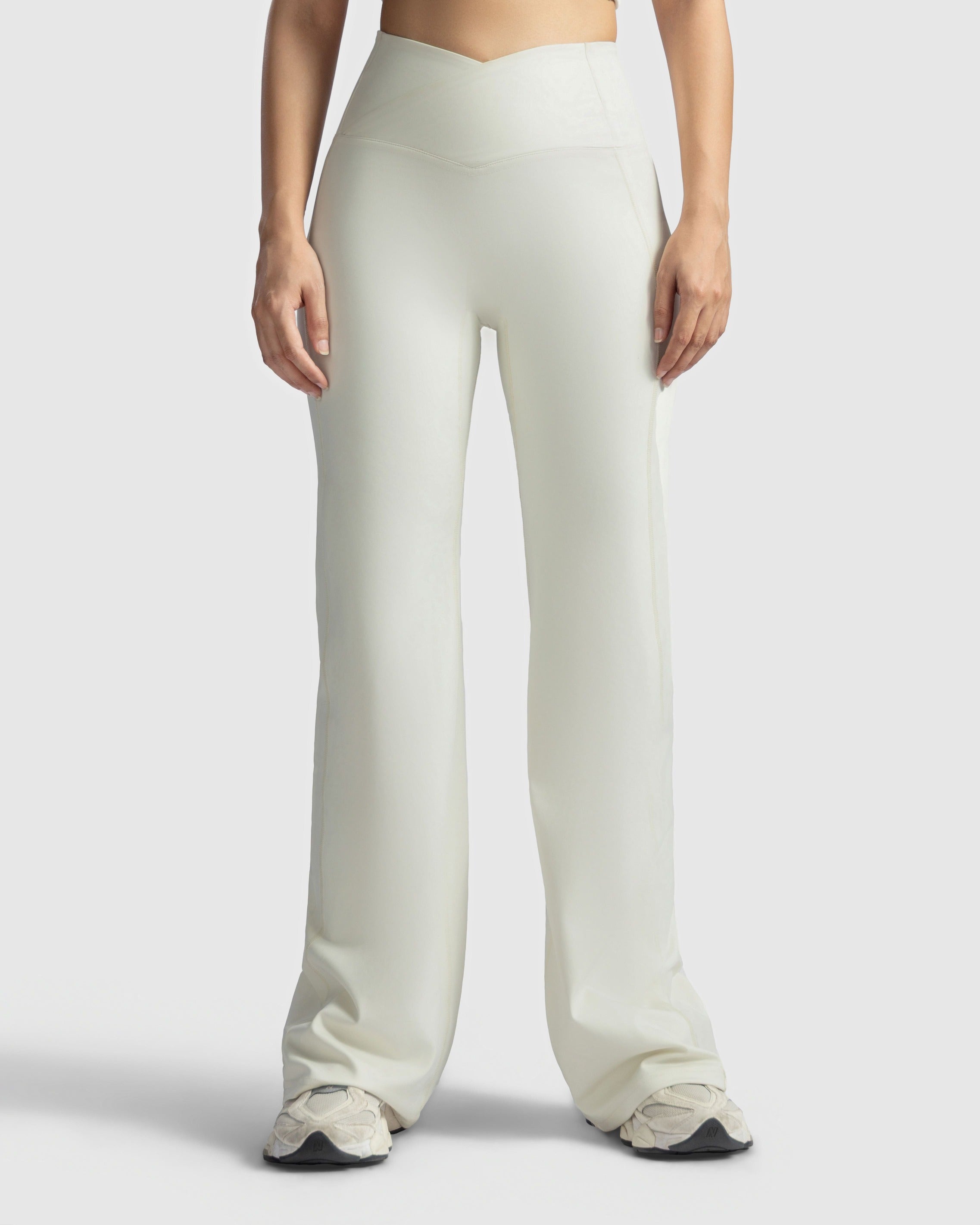 Essential Soft Crosswaist Leggings
