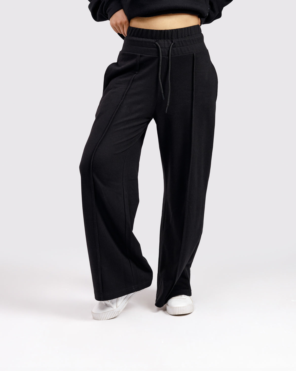 Diverse Oversized Jogger Black