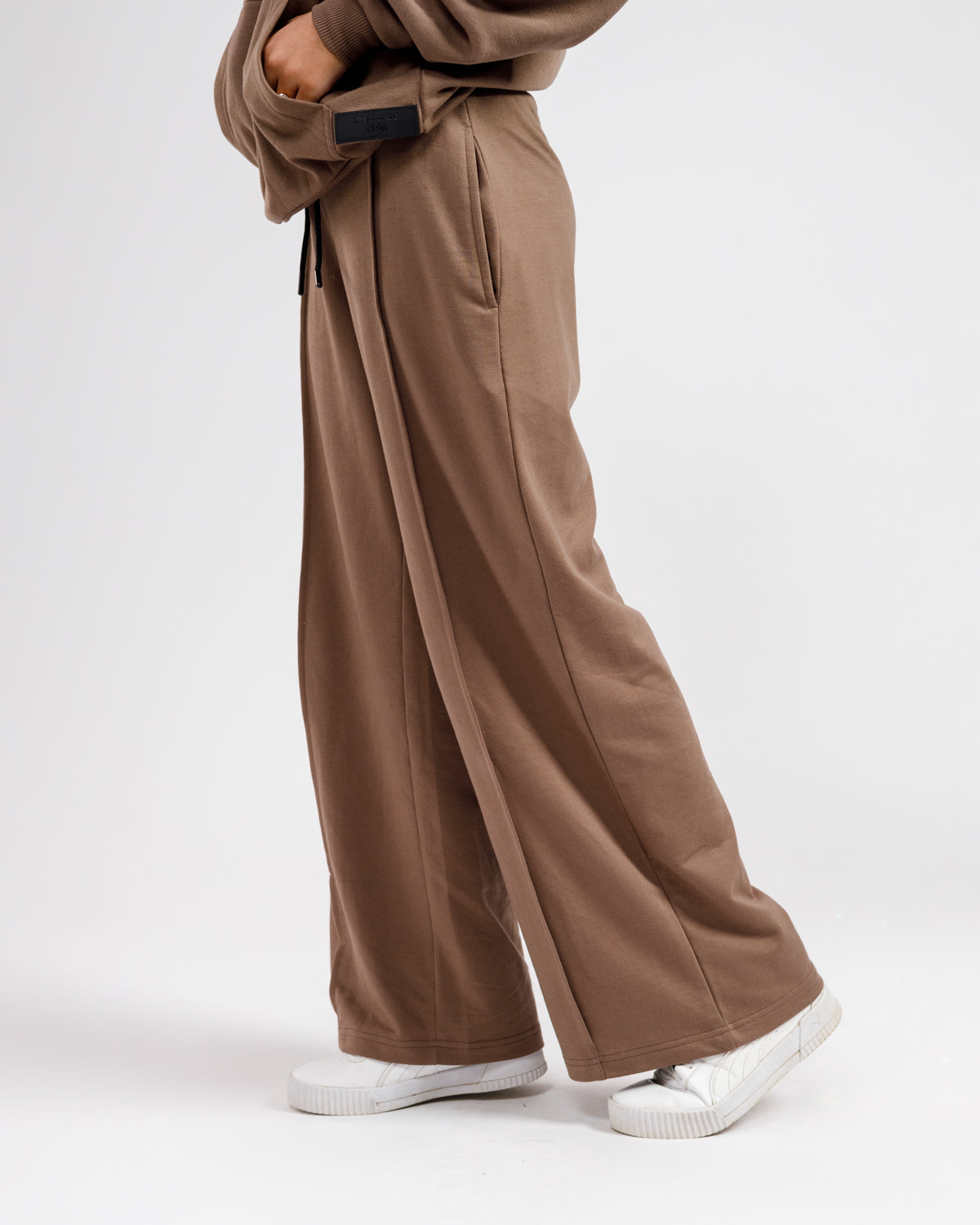 Diverse Oversized Jogger Brown