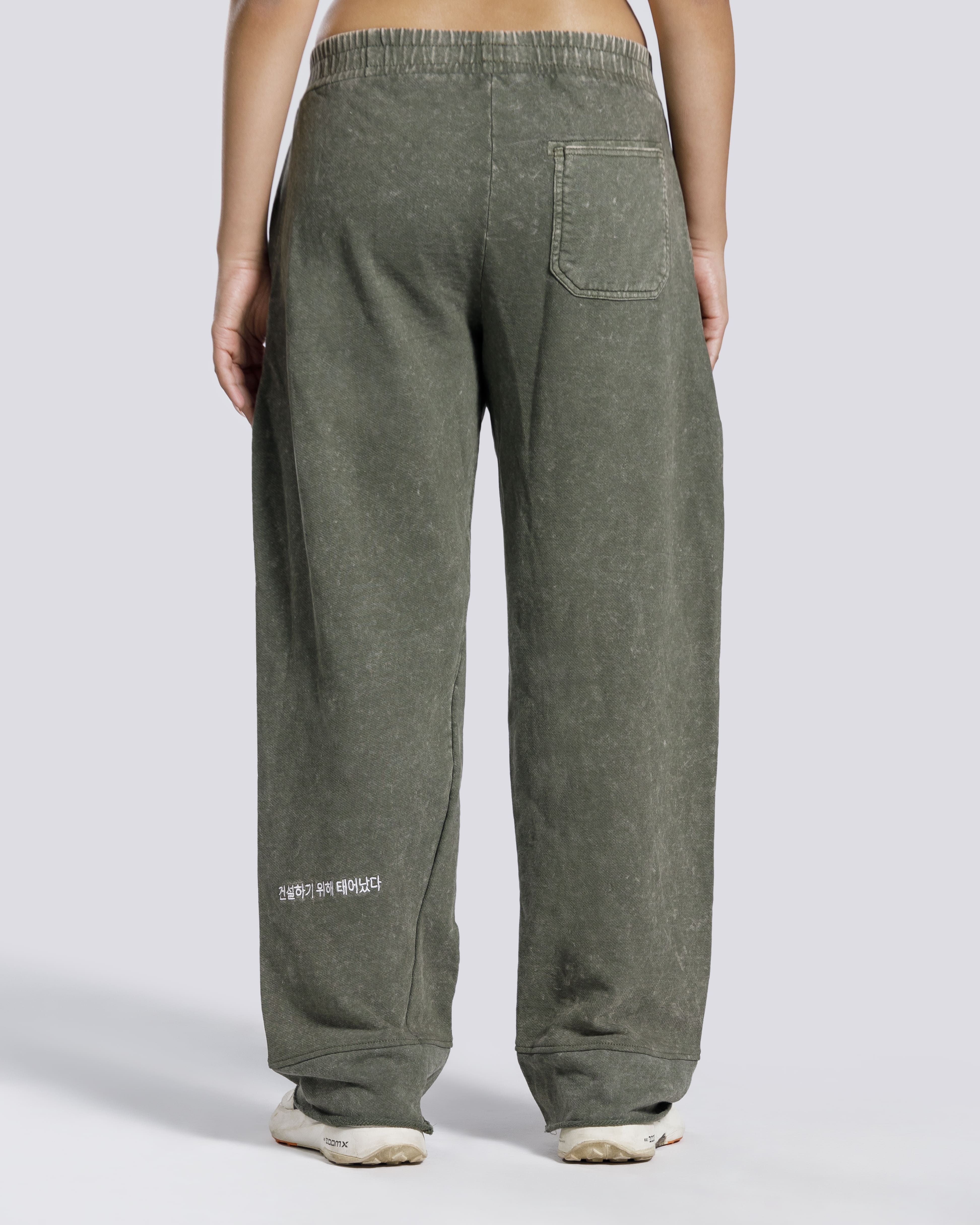 Women elastic waist washed trousers detail back view olive Pakistan