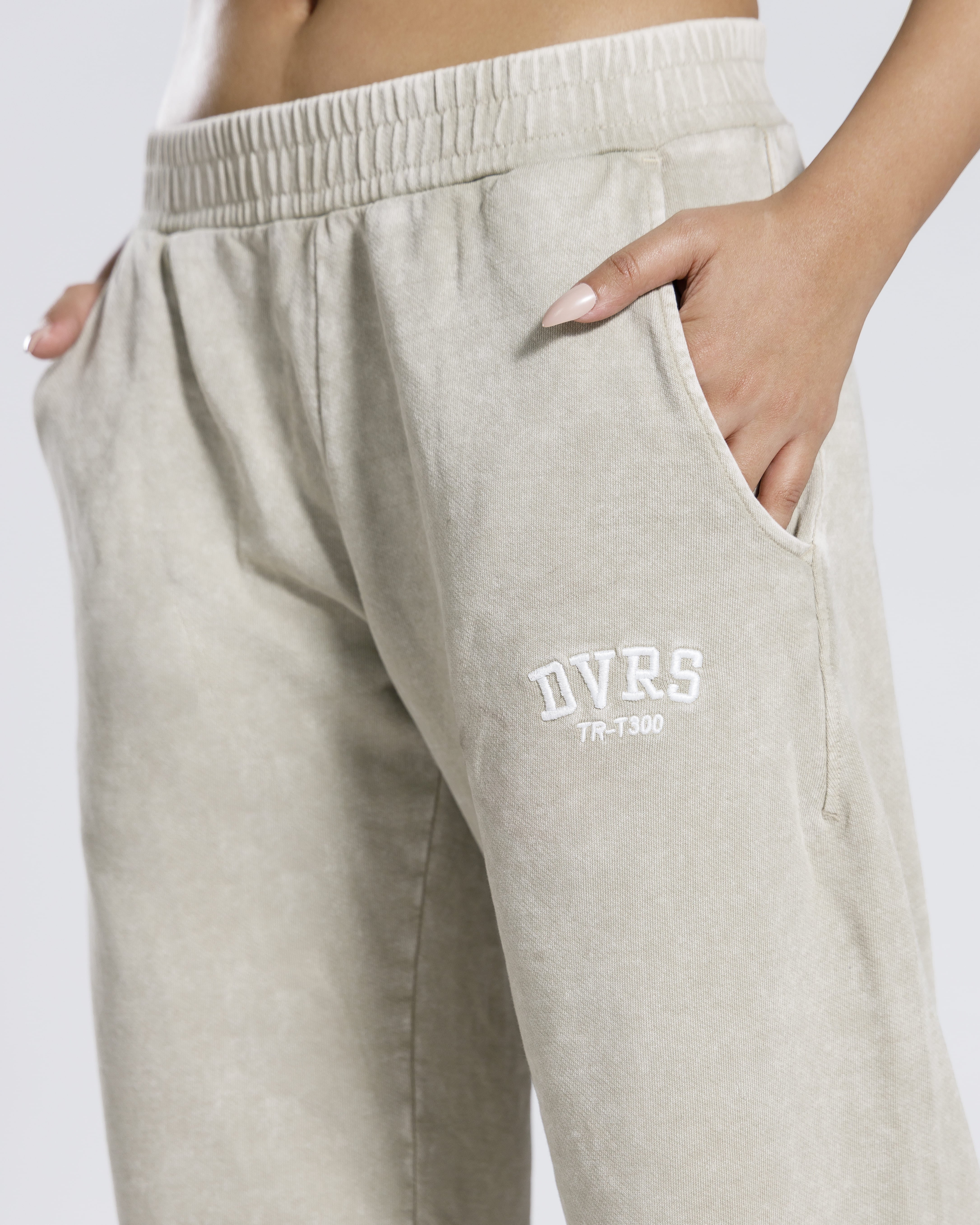 Women washed trousers pocket detail beige Pakistan