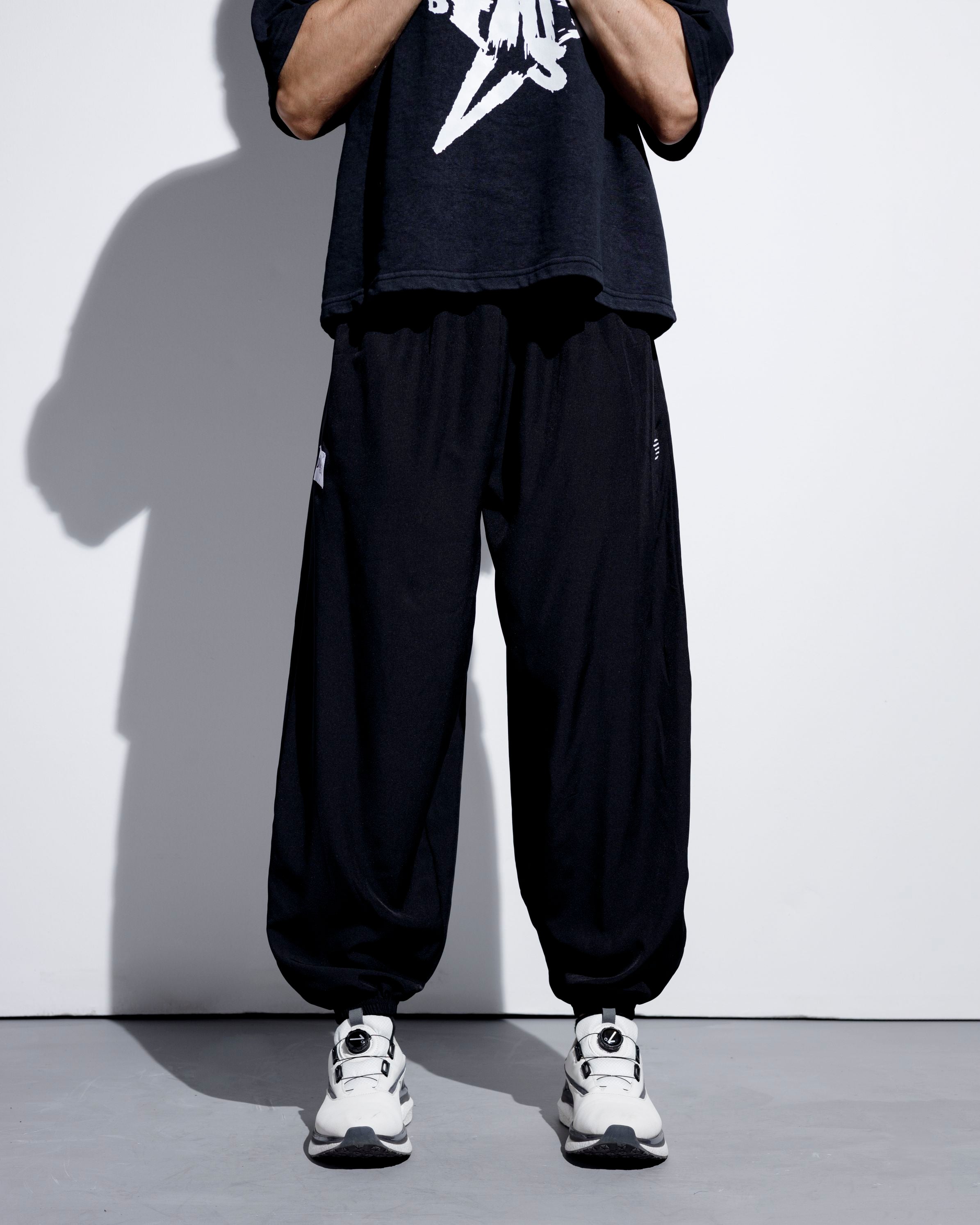 Diverse Oversized Tech Trouser