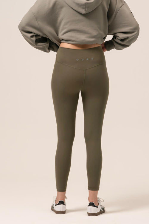 ESSENTIAL YOGA PANTS